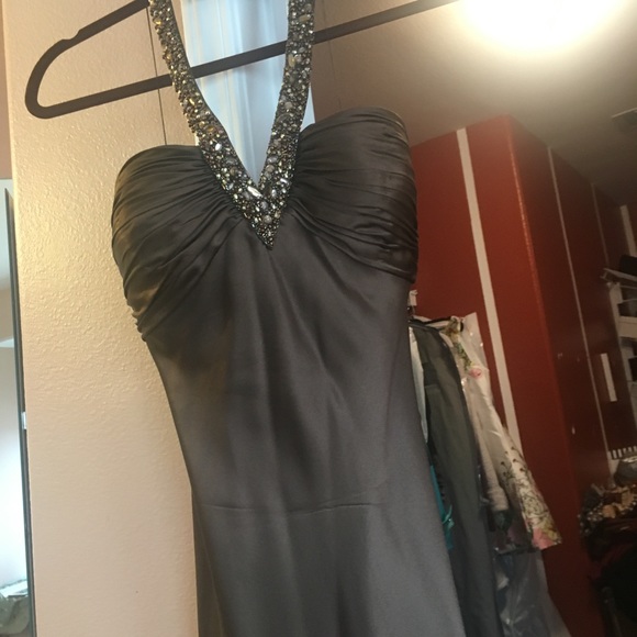 Satiny Silk Beaded V-Neck - Picture 4 of 5